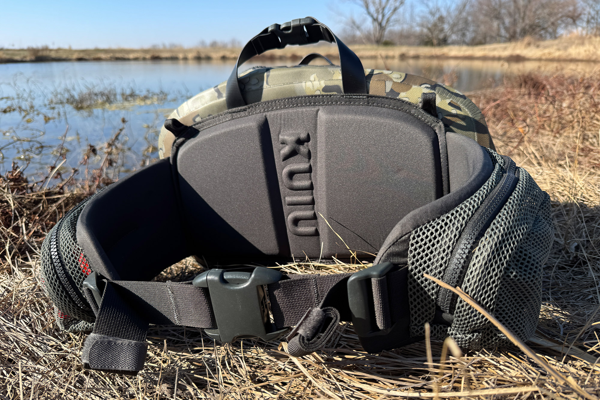 The padded back panel and wide adjustable waist belt of the DeltaStorm 800.